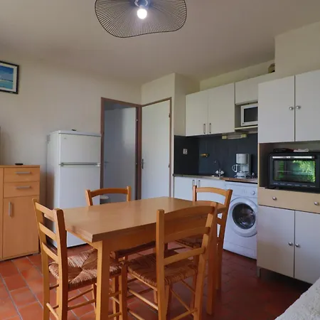 Bel appartement T2 cabine en rez-de-jardin avec parking privé à Sète - FR-1-472-197
