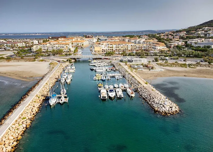 Bel appartement T2 cabine en rez-de-jardin avec parking privé à Sète - FR-1-472-197 * Sète