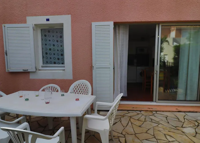 דירה Bel T2 En Rez-de-jardin Avec Parking Prive A - Fr-1-472-197 Sète