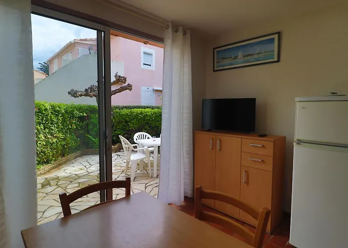 Bel appartement T2 cabine en rez-de-jardin avec parking privé à Sète - FR-1-472-197 Appartamento Sète